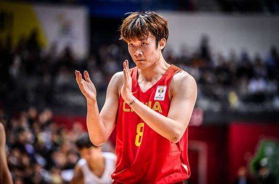  狼队黄喜灿状态爆棚，韩国前锋成保级关键先生  